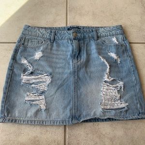 🪐✨Ripped jean skirt